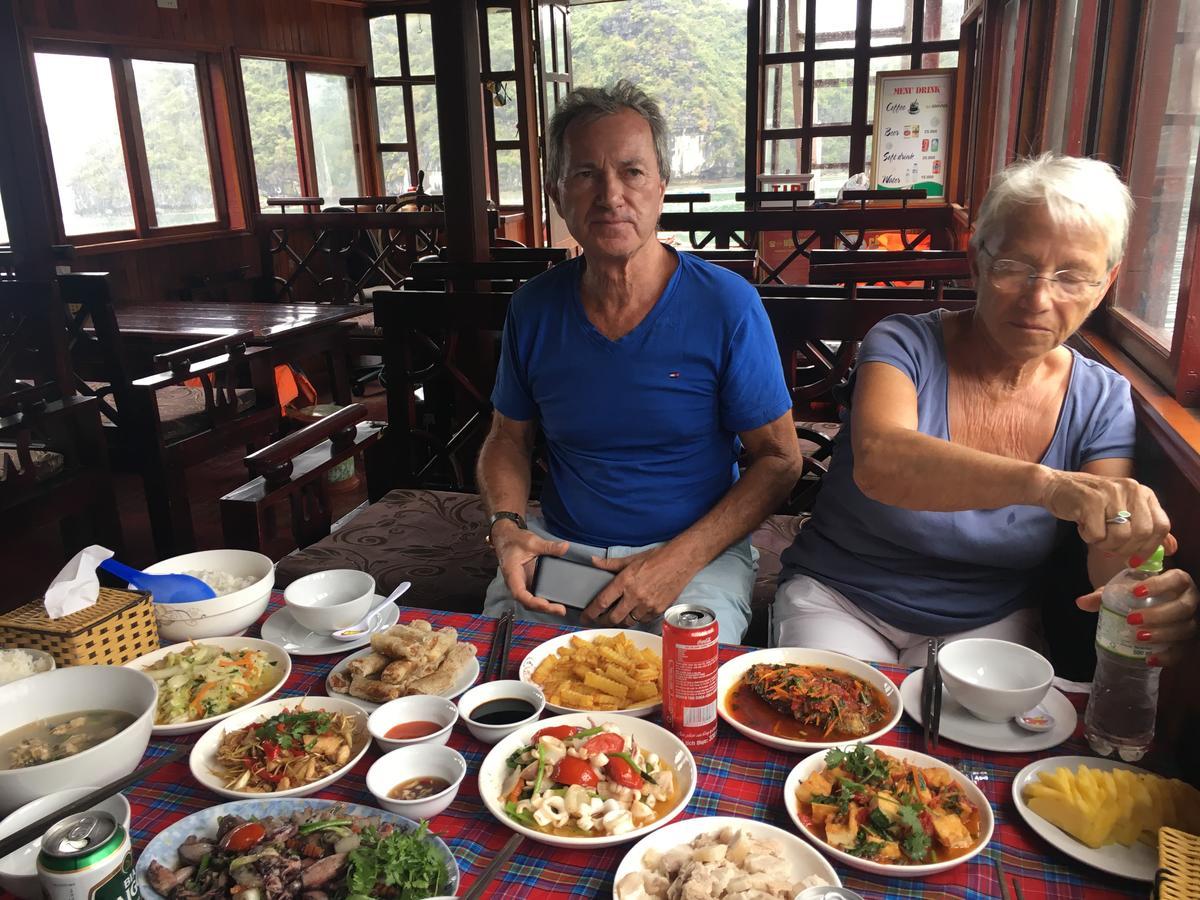 Nam Phuong Hotel Dong Khe Sau Eksteriør billede